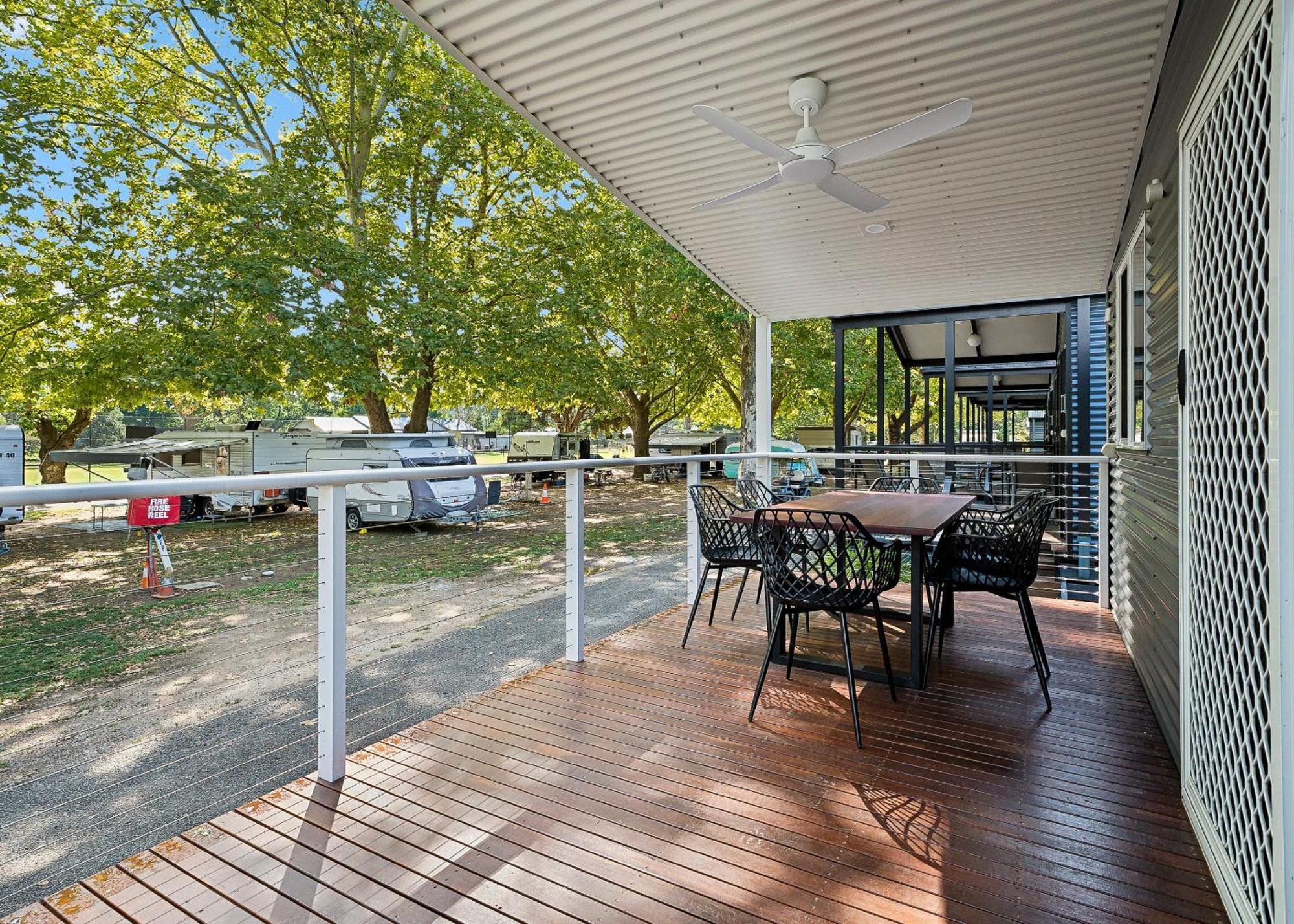Myrtleford Holiday Park Ngoại thất bức ảnh